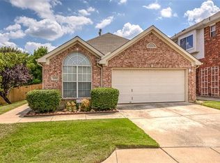 2352 Leafy Glen Ct, Bedford, TX 76022