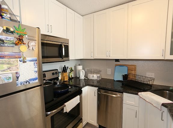 3rd image of 1212 N Lasalle St #1207