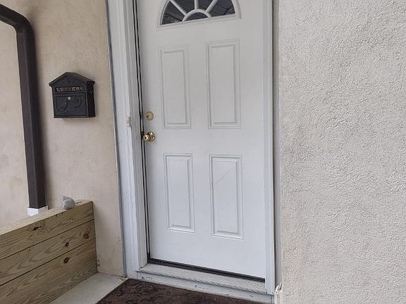 3rd image of 111 Hilldale Ct