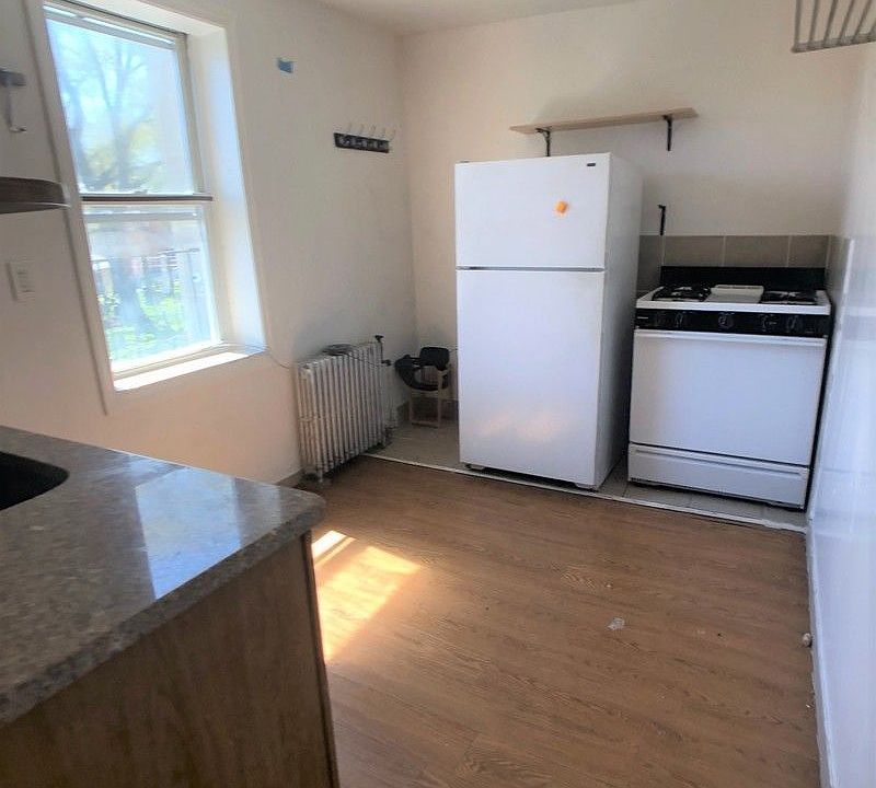 1st image of 14-34 27th Ave