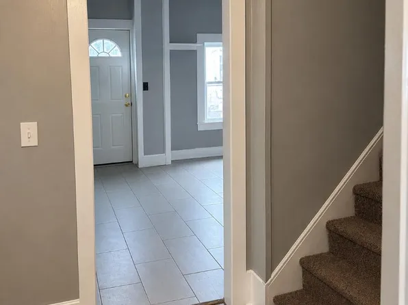 51 Place Ter #51, Greenfield, MA 01301