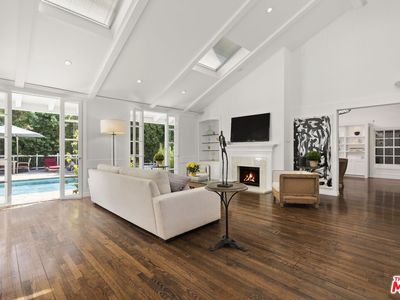 2761 Hutton Dr, Beverly Hills, CA, 90210