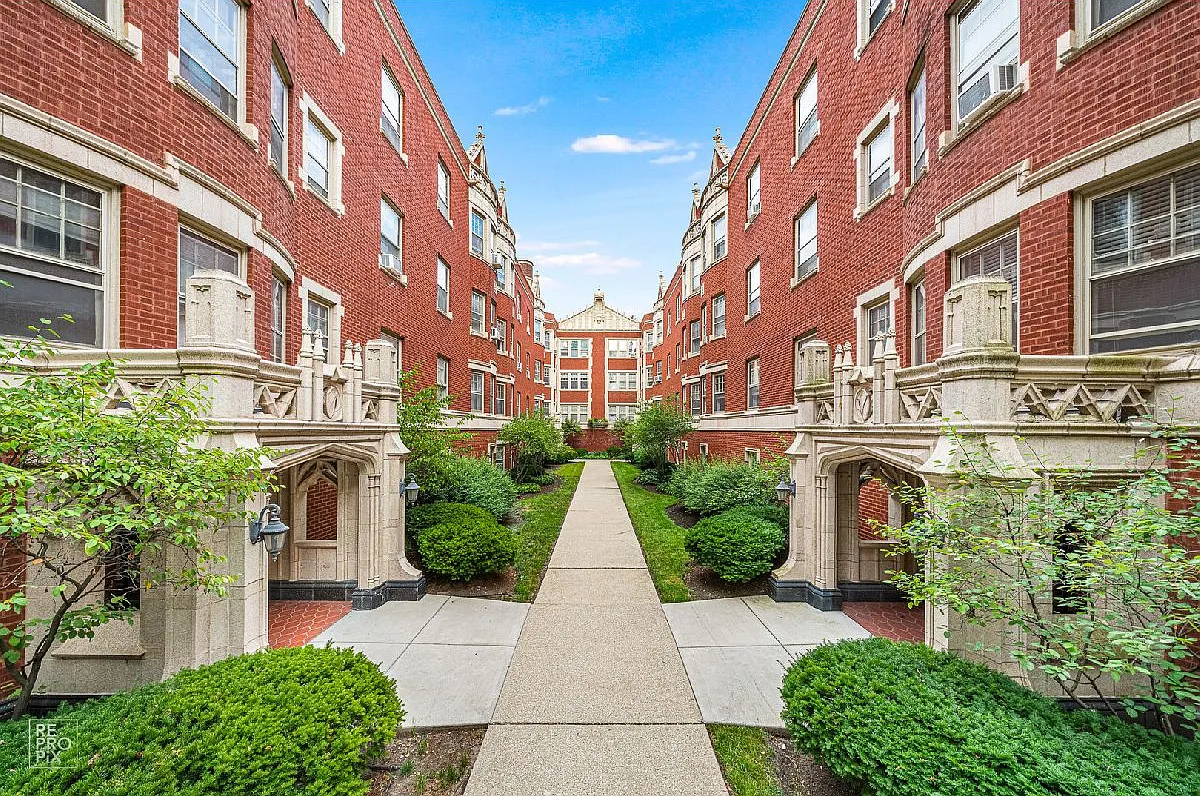2 bed, 900 sqft, $2,000 — Photo 1