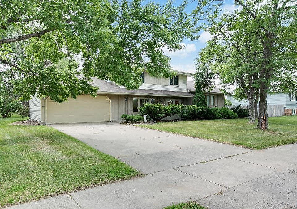 1st image of 5425 Brookdale Dr N