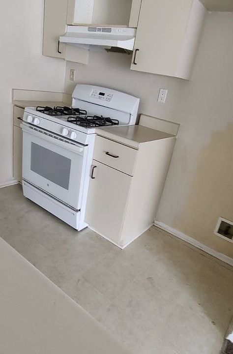 1st image of 1701 Talmadge St APT 212