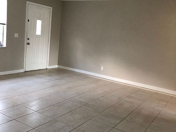 4th image of 4059-4069 Gardenia Ave #Ga-1