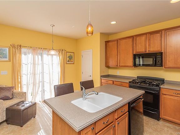 5th image of 8 Bainbridge Pl Unit 801
