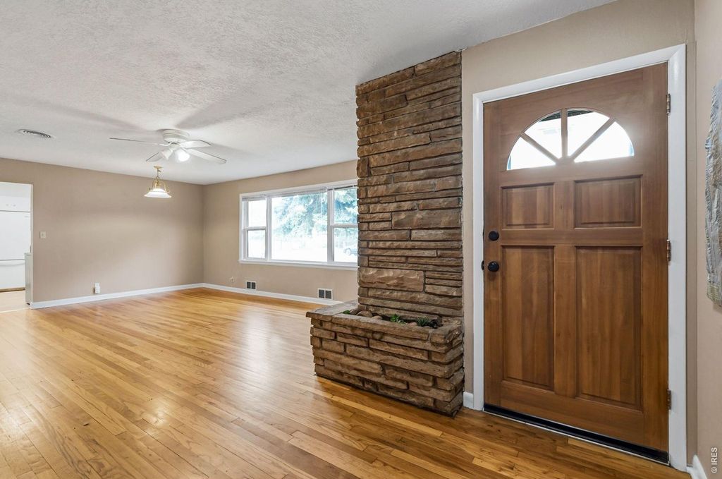1709 Dale Ct