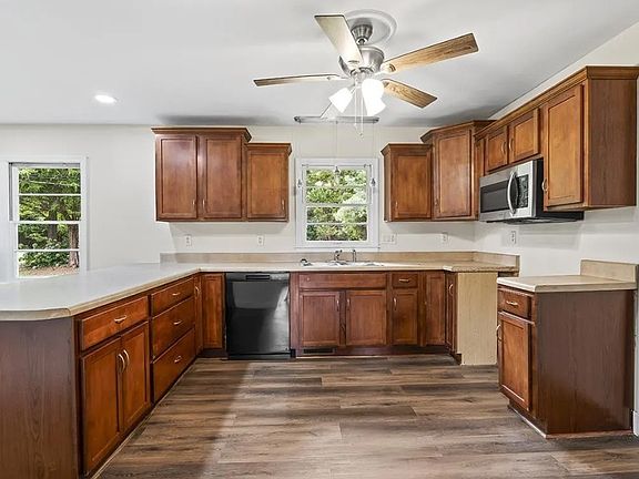 2nd image of 1516 Montague Avenue Ext