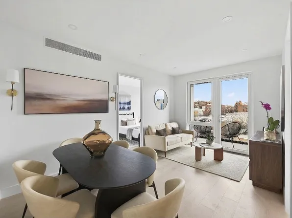 28-08 21st St #2B, Astoria, NY 11102