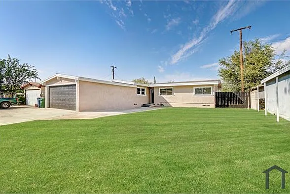 4 bed, 1312 sqft, $2,640 — Photo 2
