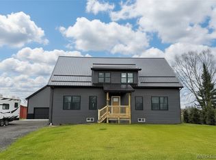 6455 Salt Rd, Clarence, NY