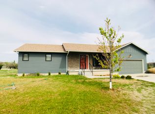 10712 Overland Trl W, Dodge City, KS 67801