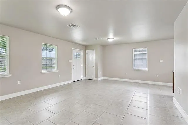 105 Tiemaker Rd — Photo 2