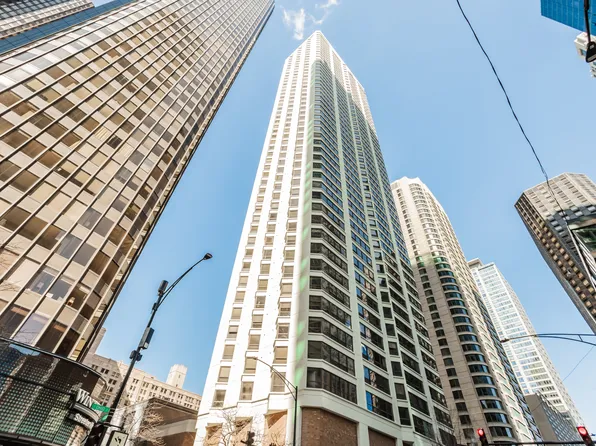 400 E Ohio St APT 502, Chicago, IL 60611