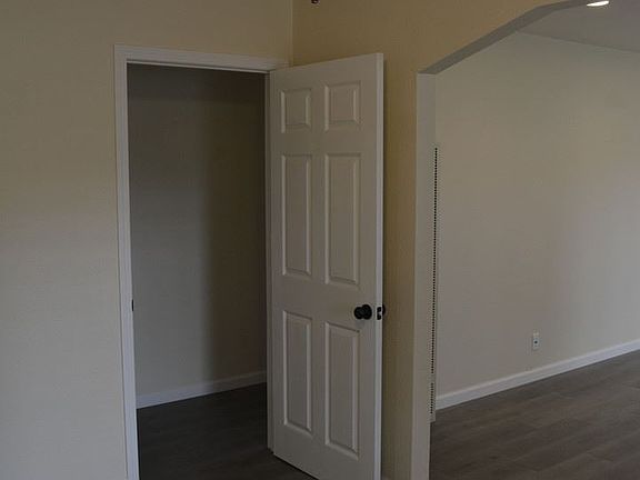 4th image of 2401 Fernwood Ave