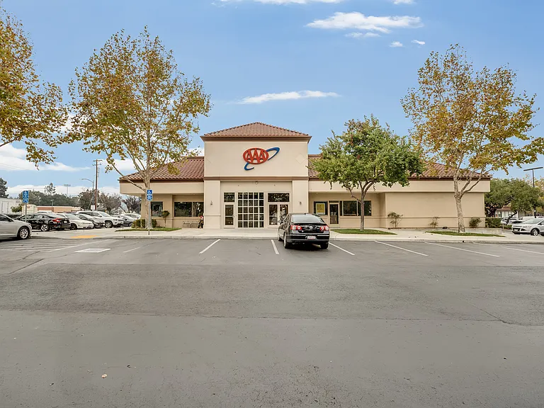 888 Golden Saratoga-Cupertino Apartment Homes — Photo 38