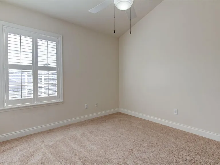 10704 Sierra Vista Pl — Photo 26