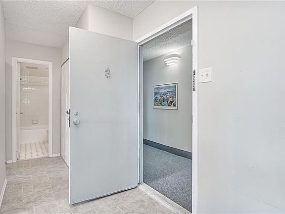 3rd image of 2830 Shore Dr APT 304