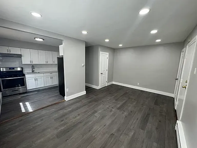 533-535 McKinley St #1A — Photo 1