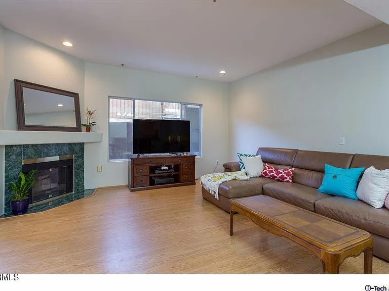 2469 Montrose Ave #E — Photo 5