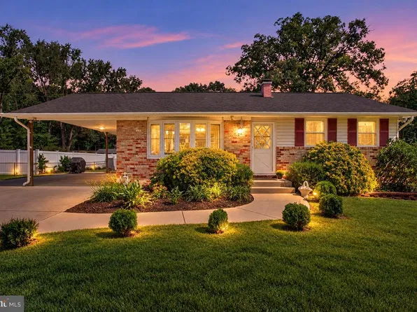 147 Magothy Beach Rd, Pasadena, MD 21122