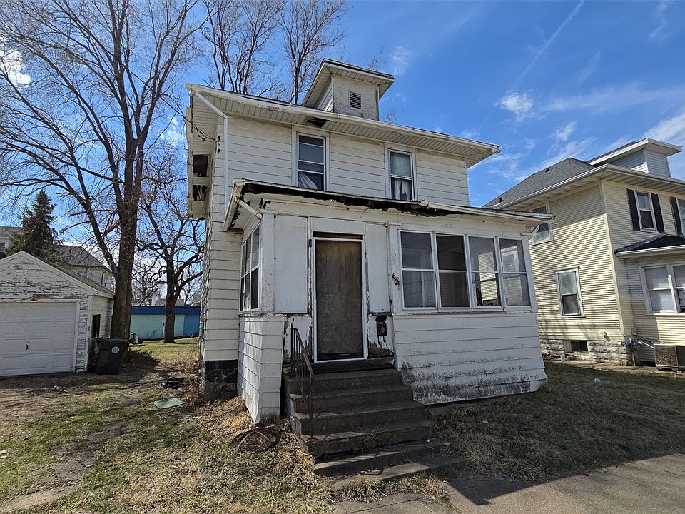 1st image of 628 Allen St