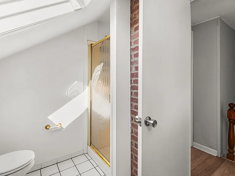 305 N Park Dr — Photo 15