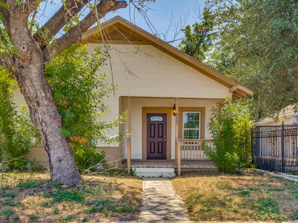 406 Gulf, San Antonio, TX 78202