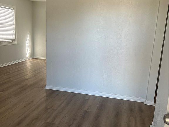 5th image of 4113 McCart Ave