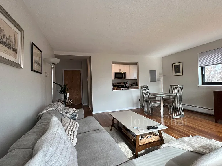 95 Sutherland Rd #2D — Photo 4