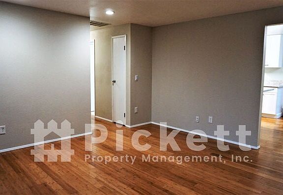 3rd image of 441 NE Silver Pine Dr