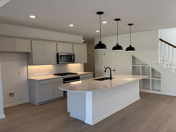 Eat-In Kitchen Island