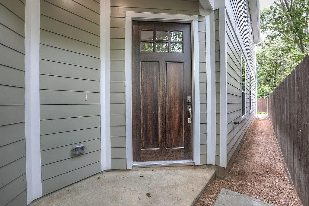 4 bed, 3.0 bath, 2489 sqft, $3,600 — Photo 4