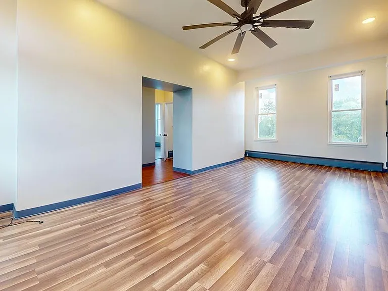 1800 Webster Ave #6 — Photo 23