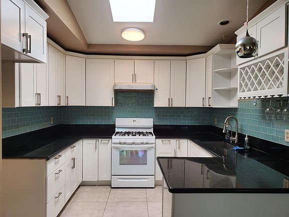 5th image of 7876 Celeste Ave