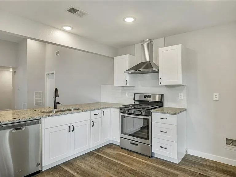 16804 Pocono Dr — Photo 5