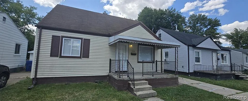 4 bed, 1.0 bath, 870 sqft, $1,295 — Photo 2