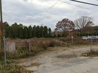1412 Montauk Hwy, East Patchogue, NY 11772