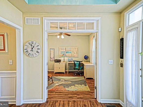 4th image of 29545 Patrick Henry Cir