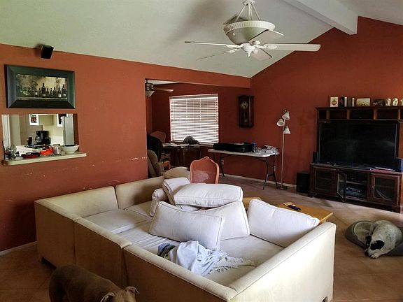 3rd image of 609 Oak Harbor Dr