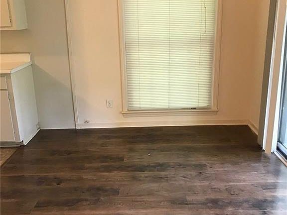 4th image of 2929 Green Grove Dr NE