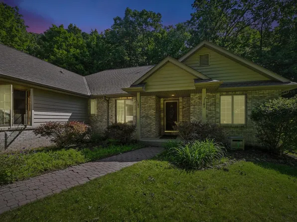 520 Bayberry LANE, Slinger, WI 53086
