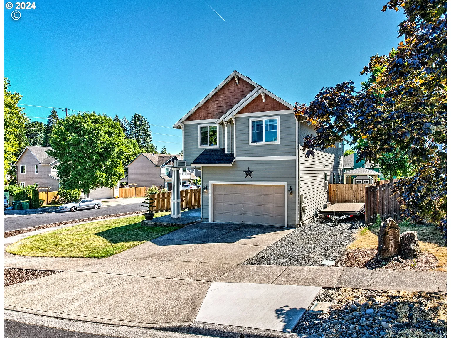 1434 Begonia Ave photo 1