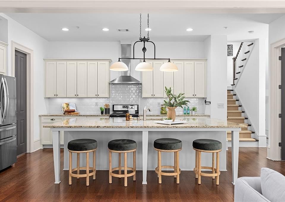 1st image of 6015 Webster Cir