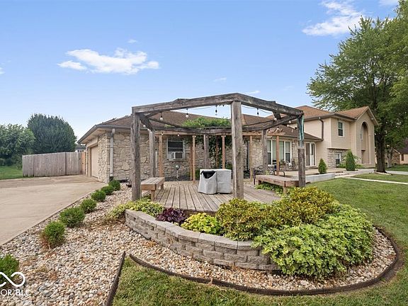 2nd image of 655 Yosemite Dr