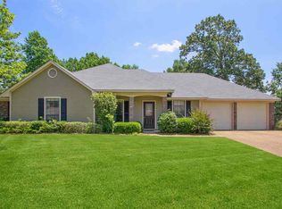 428 Walnut Grove Dr, Pearl, MS 39208