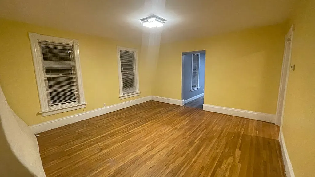 2 bed, 1100 sqft, $1,650 — Photo 2