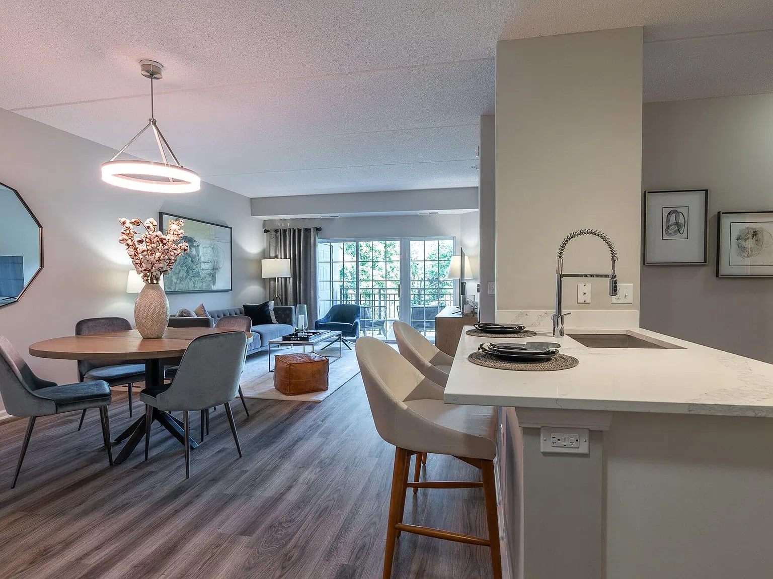 The Majestic Luxury Apartments — Photo 2