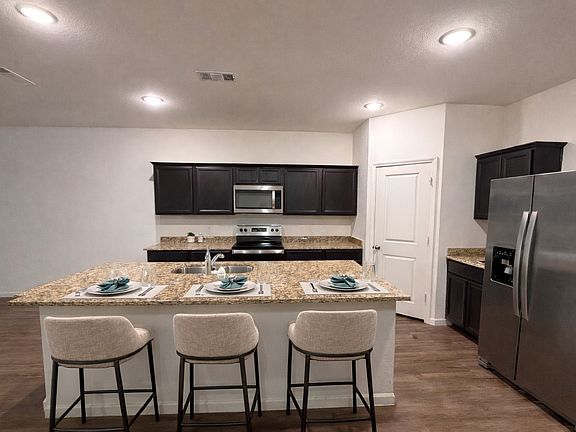 3rd image of 320 Frio River Rd